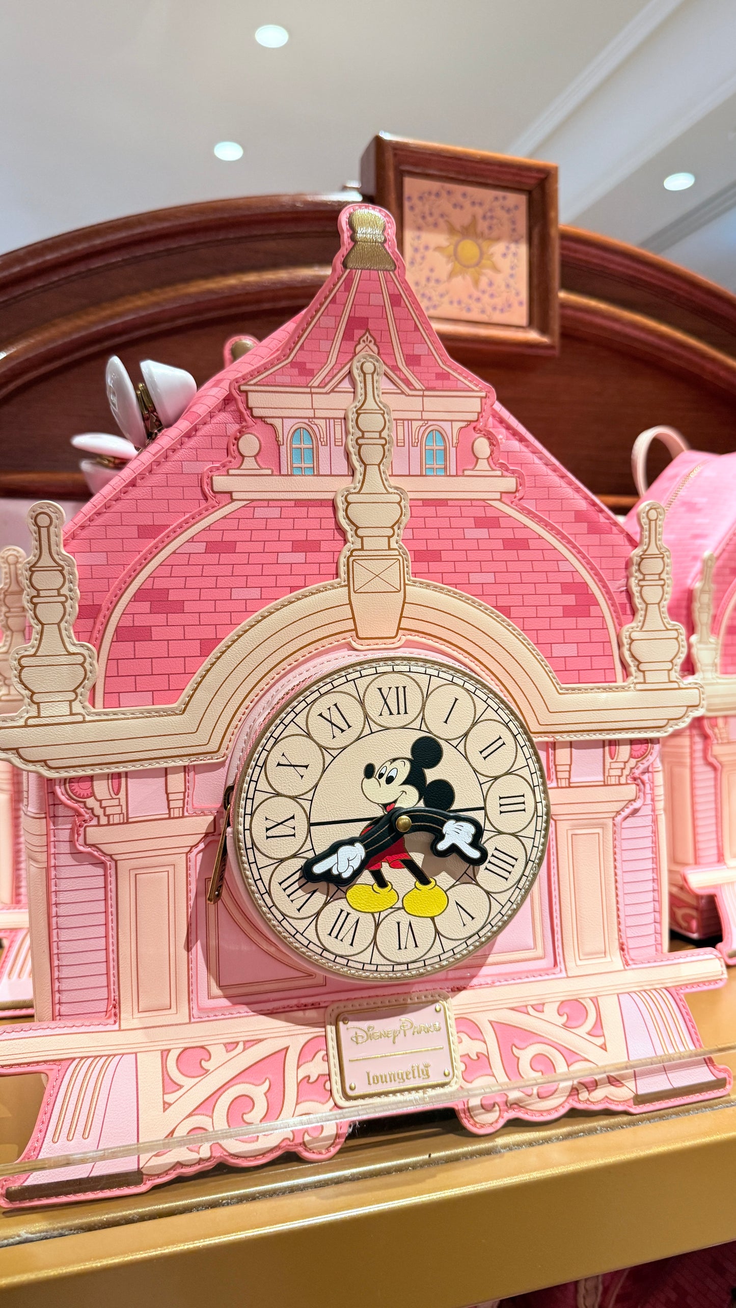 Mochila Loungefly Hotel Disneyland Paris Reloj Mickey Mouse