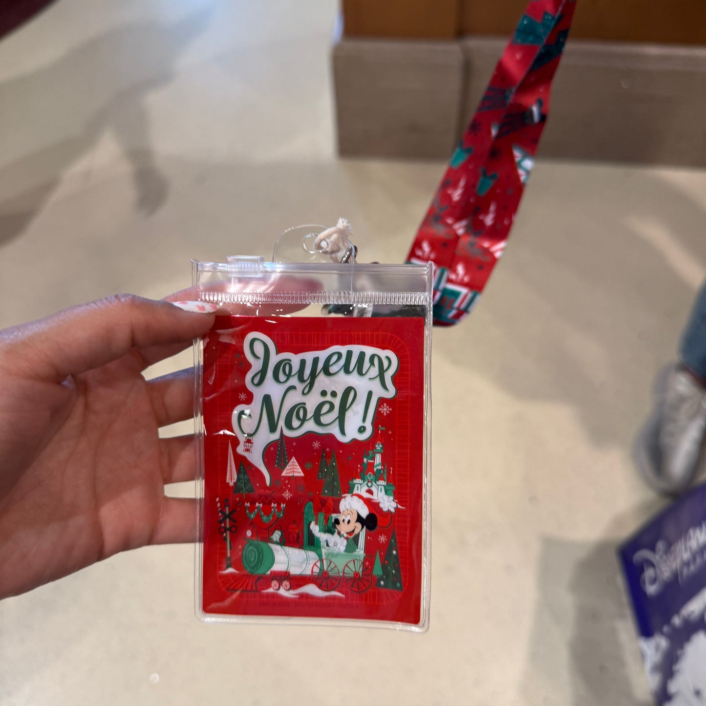 Lanyard Navidad 2026 Disneyland Paris