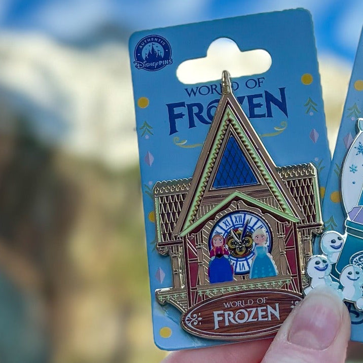 Pin Reloj Arendelle o Bola de nieve World of Frozen Disneyland Paris