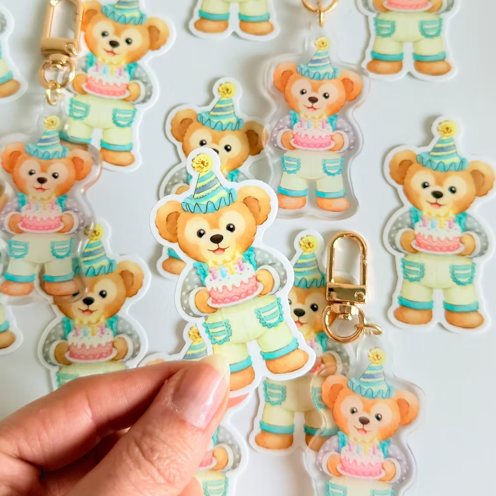 Llavero y Pegatina Osito Duffy Tarta Cumpleaños