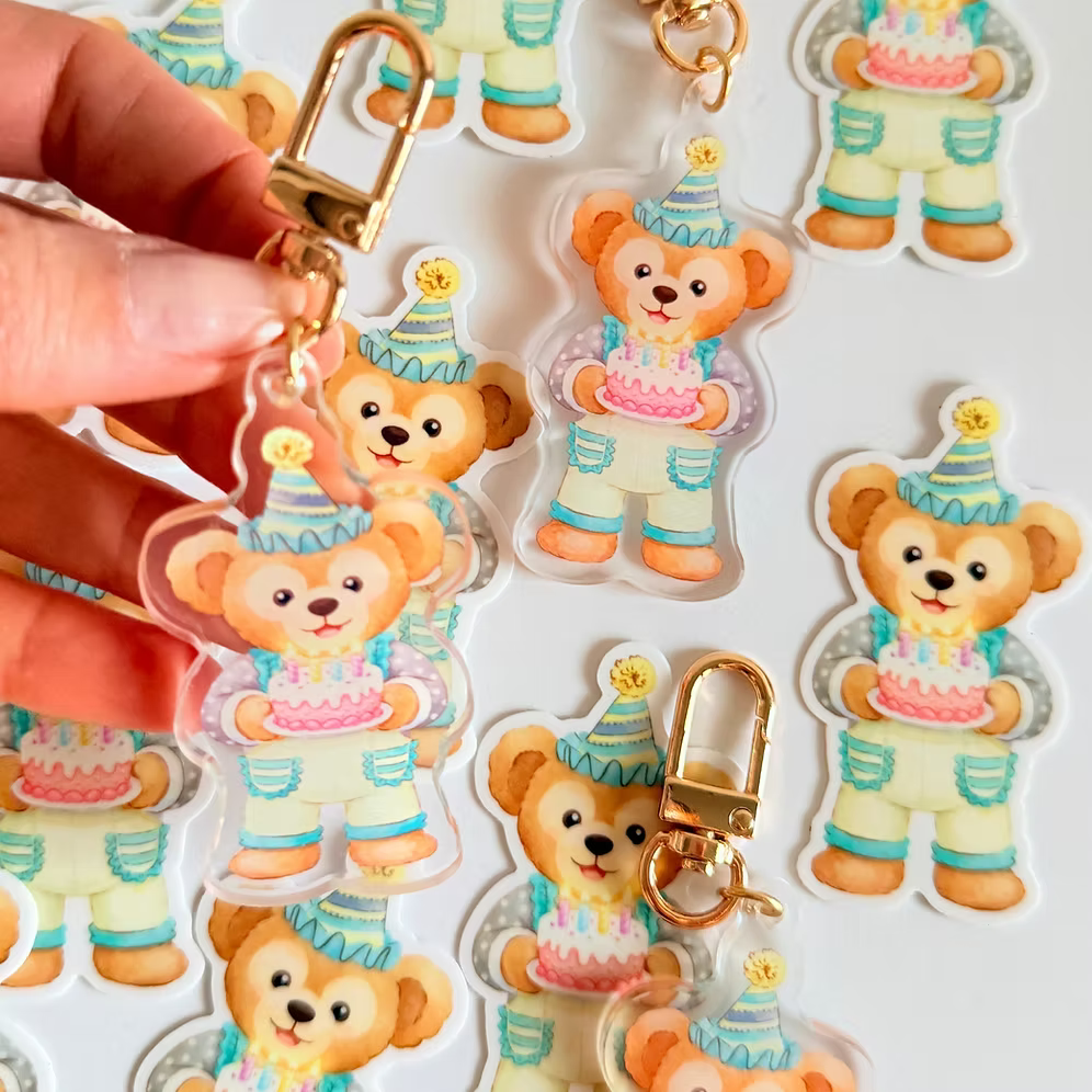 Llavero y Pegatina Osito Duffy Tarta Cumpleaños