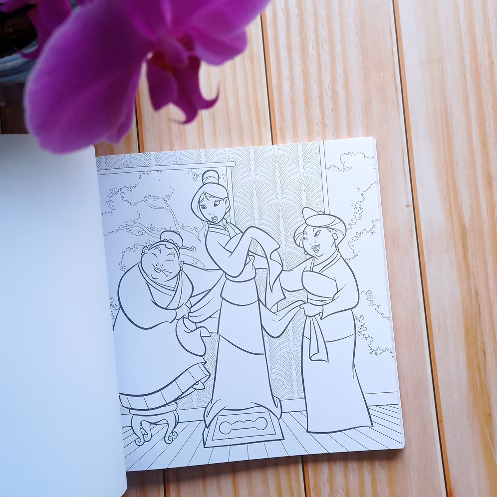 Libro para colorear Familias Disney Arteterapia Hachette Heroes