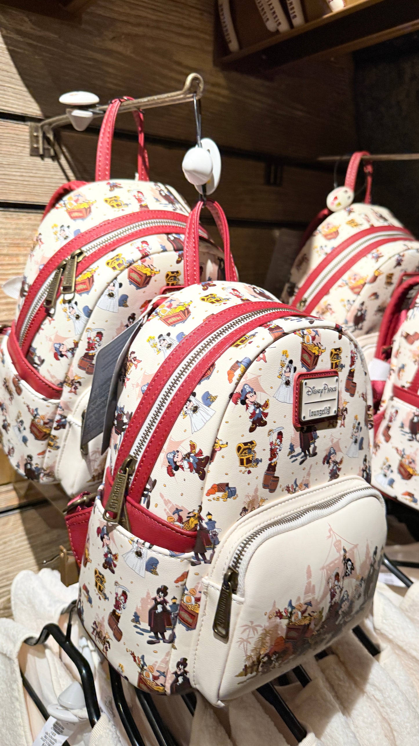 Mochila Loungefly Frontierland y Adventureland Disneyland Paris