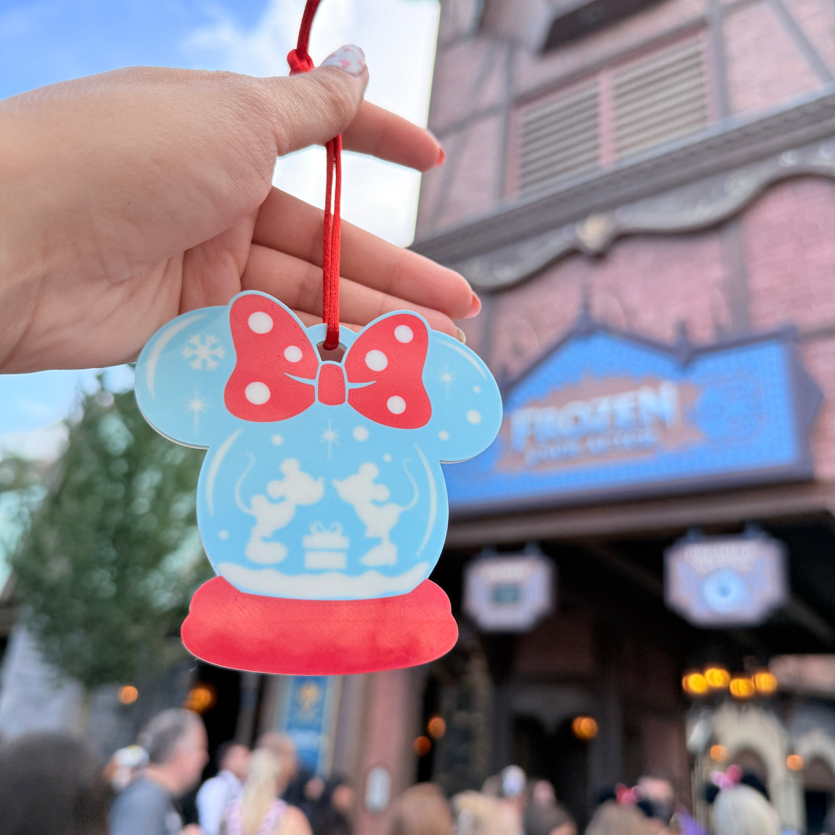 Adorno 3D Minnie Mouse Bola Lazo Navidad Beso
