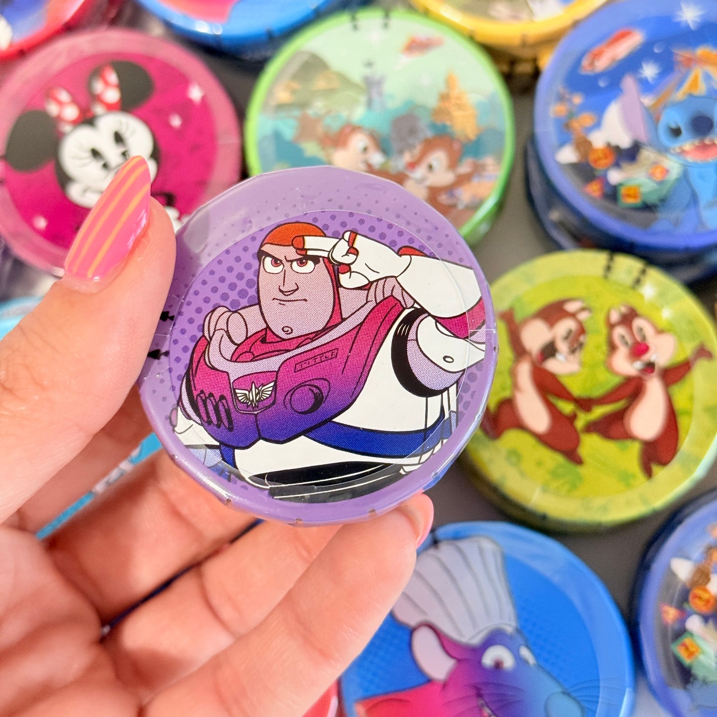 Caja lata de caramelos Personajes Disney Disneyland Paris