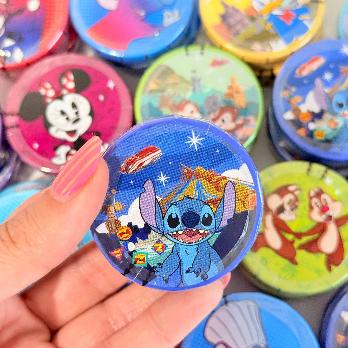 Caja lata de caramelos Personajes Disney Disneyland Paris