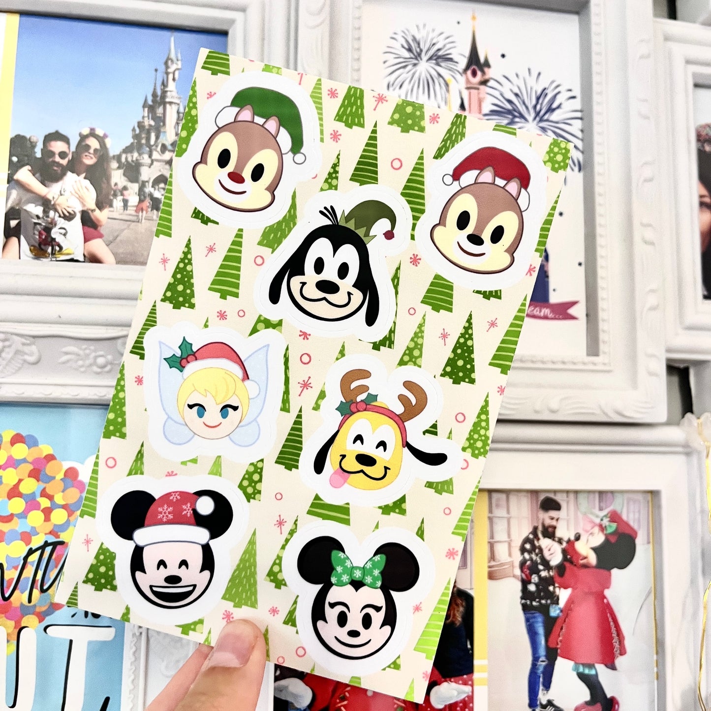 Hoja de pegatinas Mickey Mouse y amigos Emojis Navidad